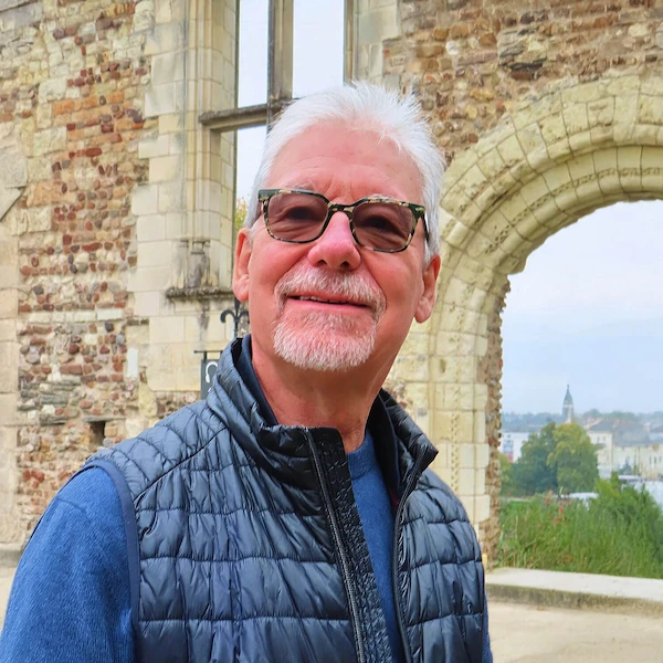 Conférencier du septième congrès mondial de sophrologie, Christian Houbart, Kinésithérapeute co-directeur du SCC Marq en Baroeul