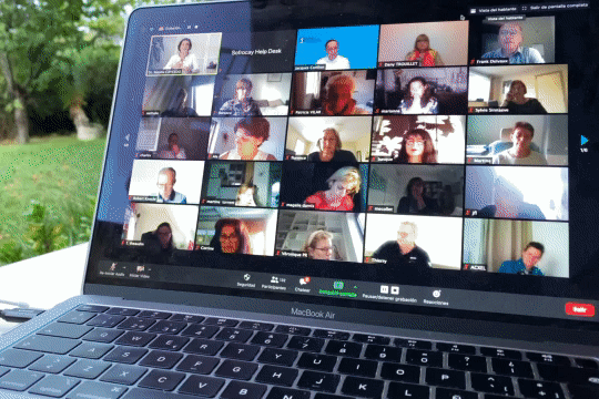 Participants en ligne du septième congrès mondial de sophrologie